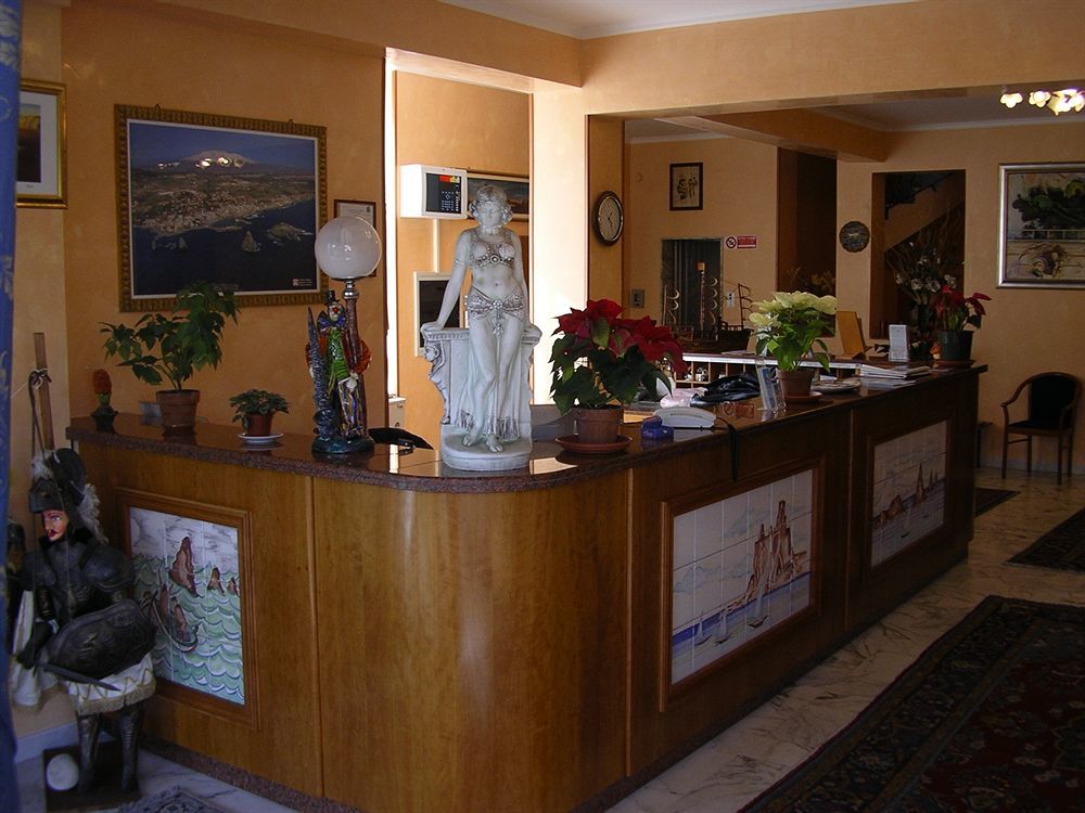 Hotel Malavoglia 阿齐·卡斯特罗 外观 照片
